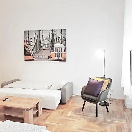 Luxury New Cozy Flat At Dob Street Nearby Gozsdu Court アパート