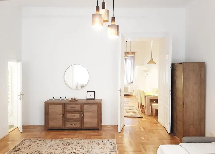 Luxury New Cozy Flat At Dob Street Nearby Gozsdu Court 公寓